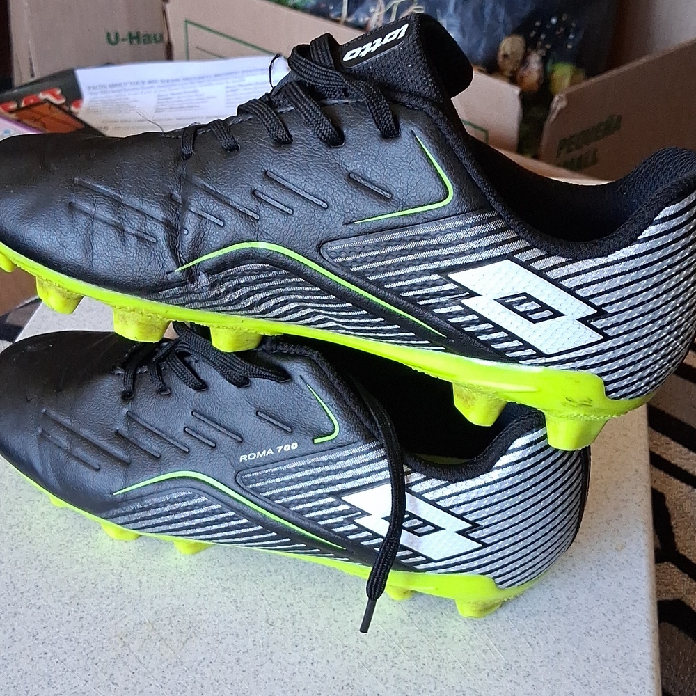 Kids LOTTO ROMA 700 Black Athletic Shoes with Lime Accents size 4